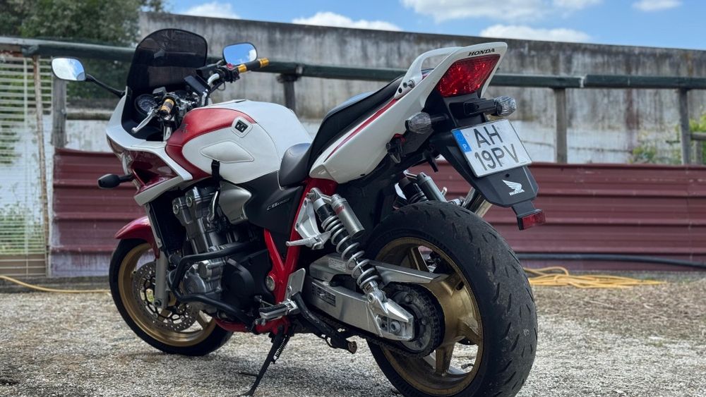 Moto Honda Bol d’Ord 1300cc - 2007

Vendo moto Honda Bol d‘Ord 1300, a