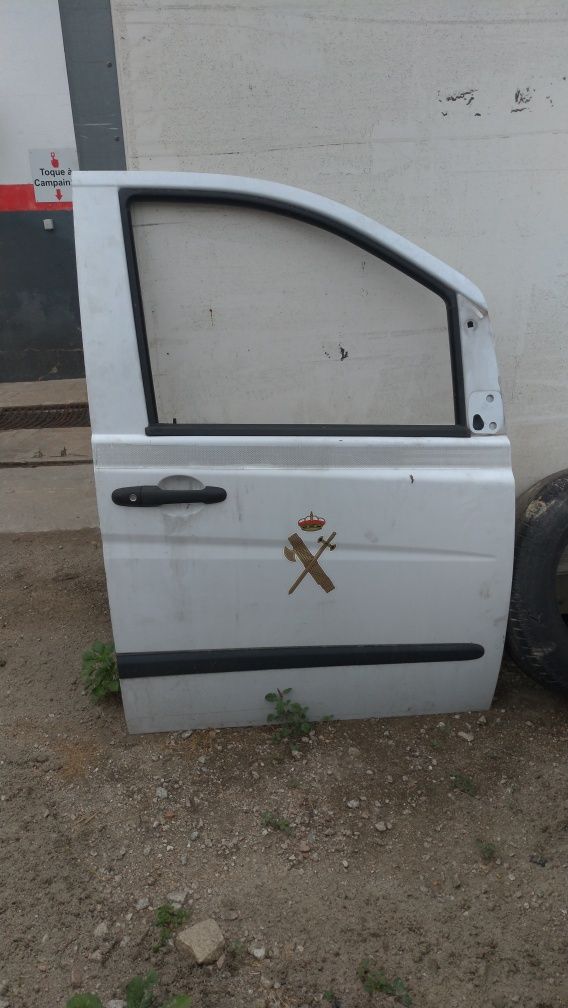 Porta frente esq./drt. Mercedes Vito/Viano (W639). 2004/2013