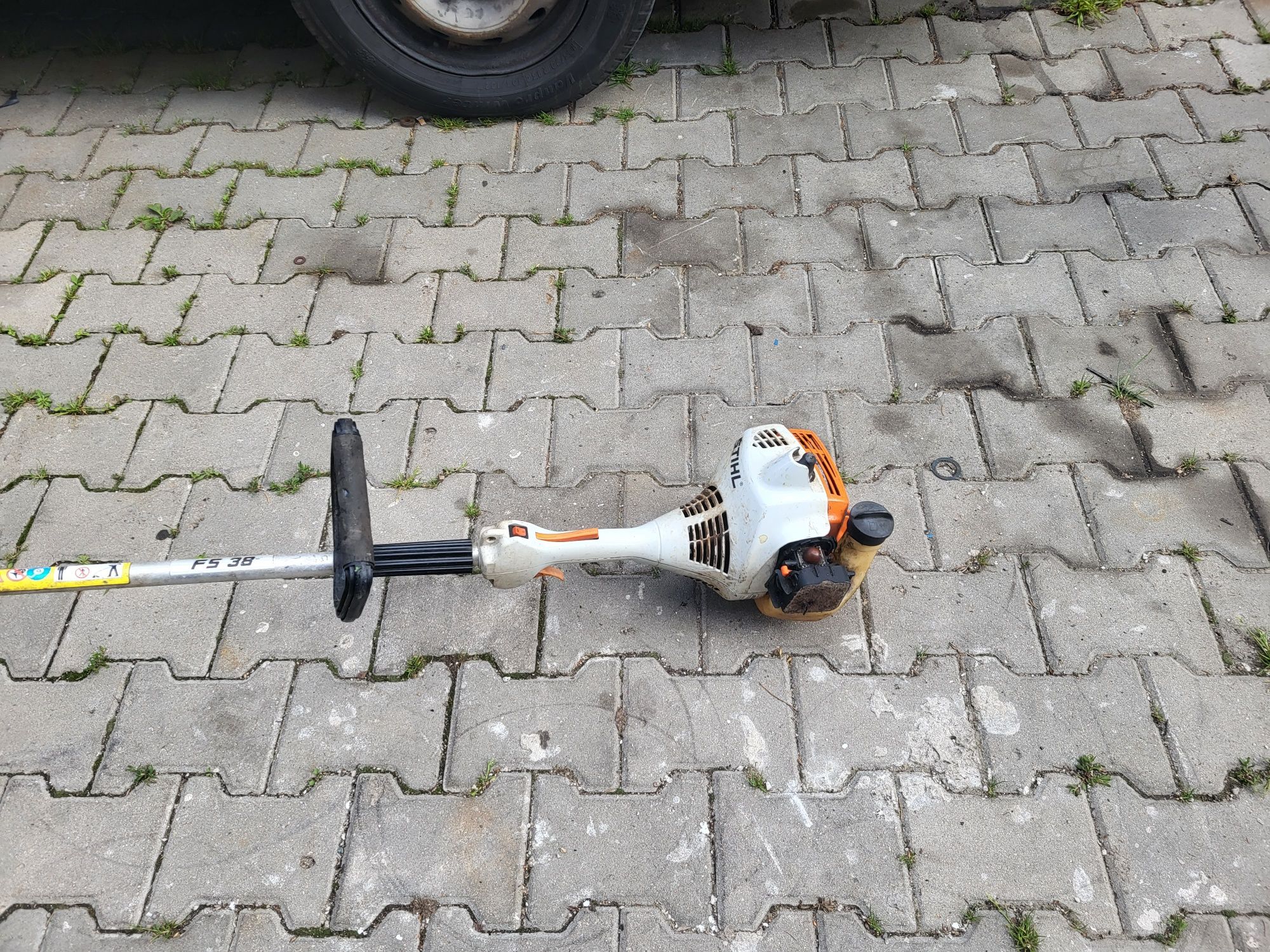 Spalinowa kosa wykaszarka podkaszarka stihl fs 38