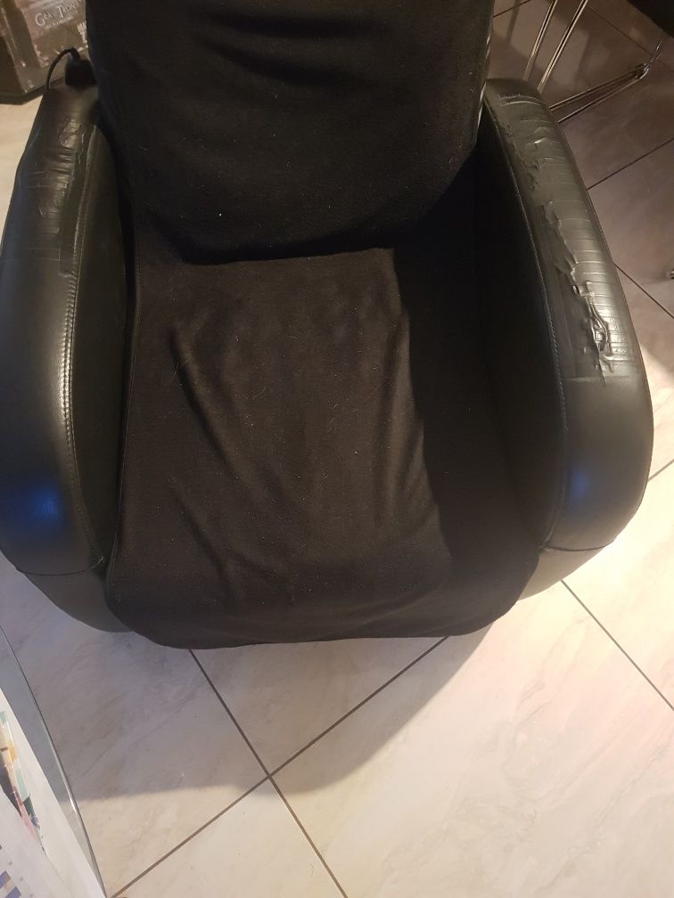 Fotel do masażu z podnóżkiem