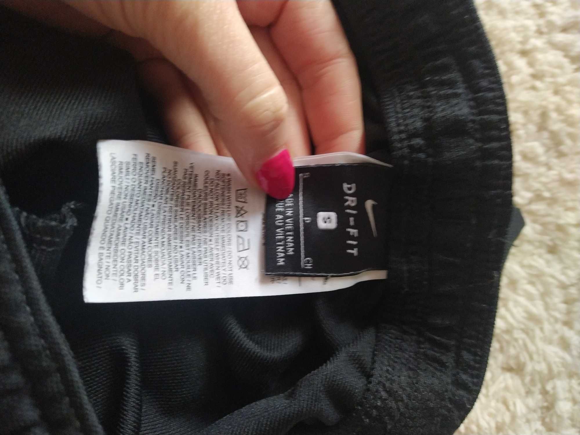 Piękne spodnie nike s
