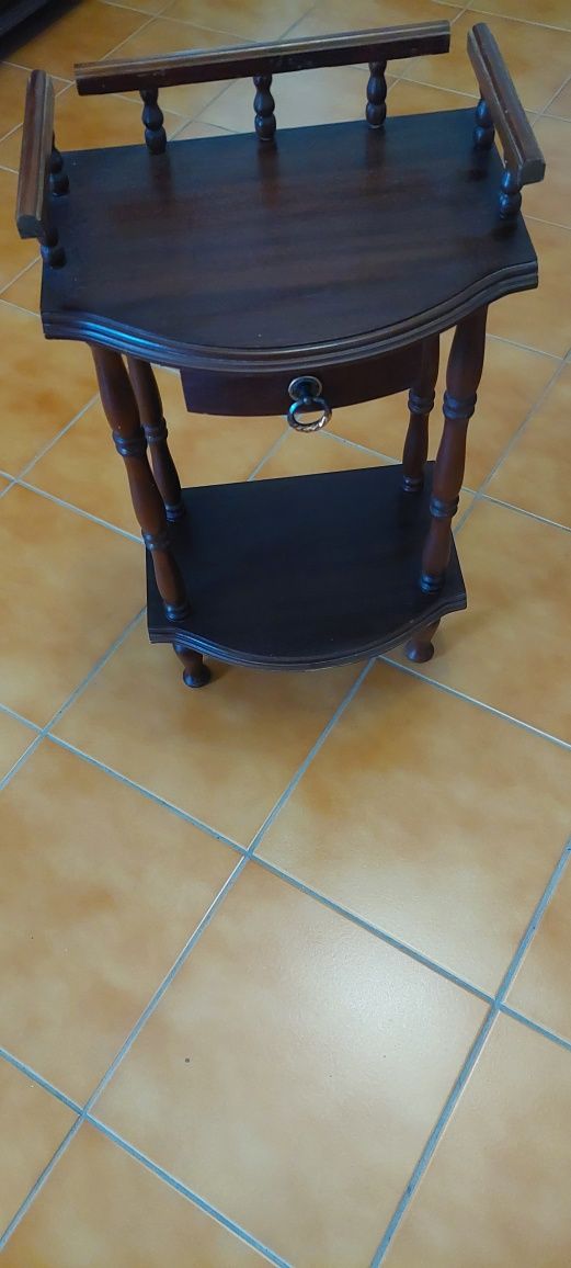 Movel versátil de madeira