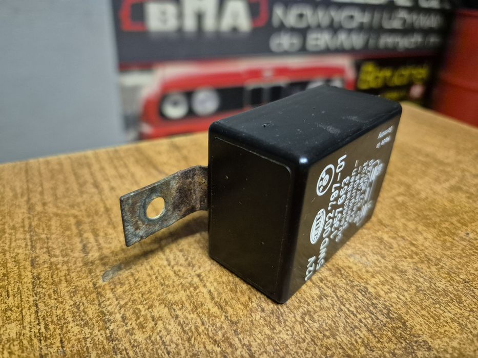 BMW E24 E23 E21 E12 Przekaźnik Spryskiwaczy Reflektorów Lamp Przednich