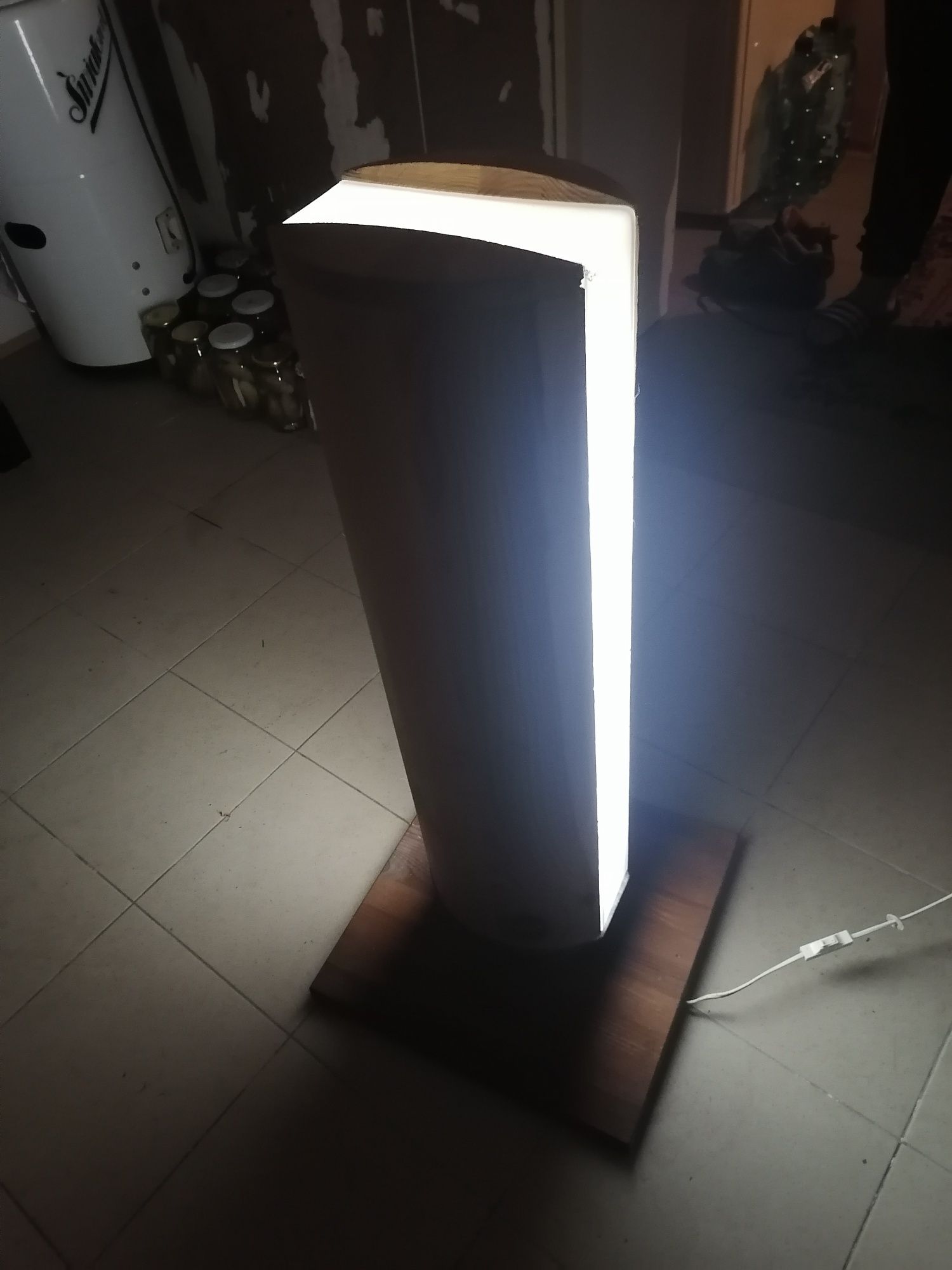 Lampa stojąca pokojowa