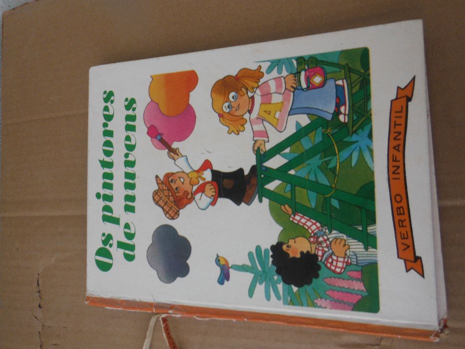 Vários livros com mais de 50 anos