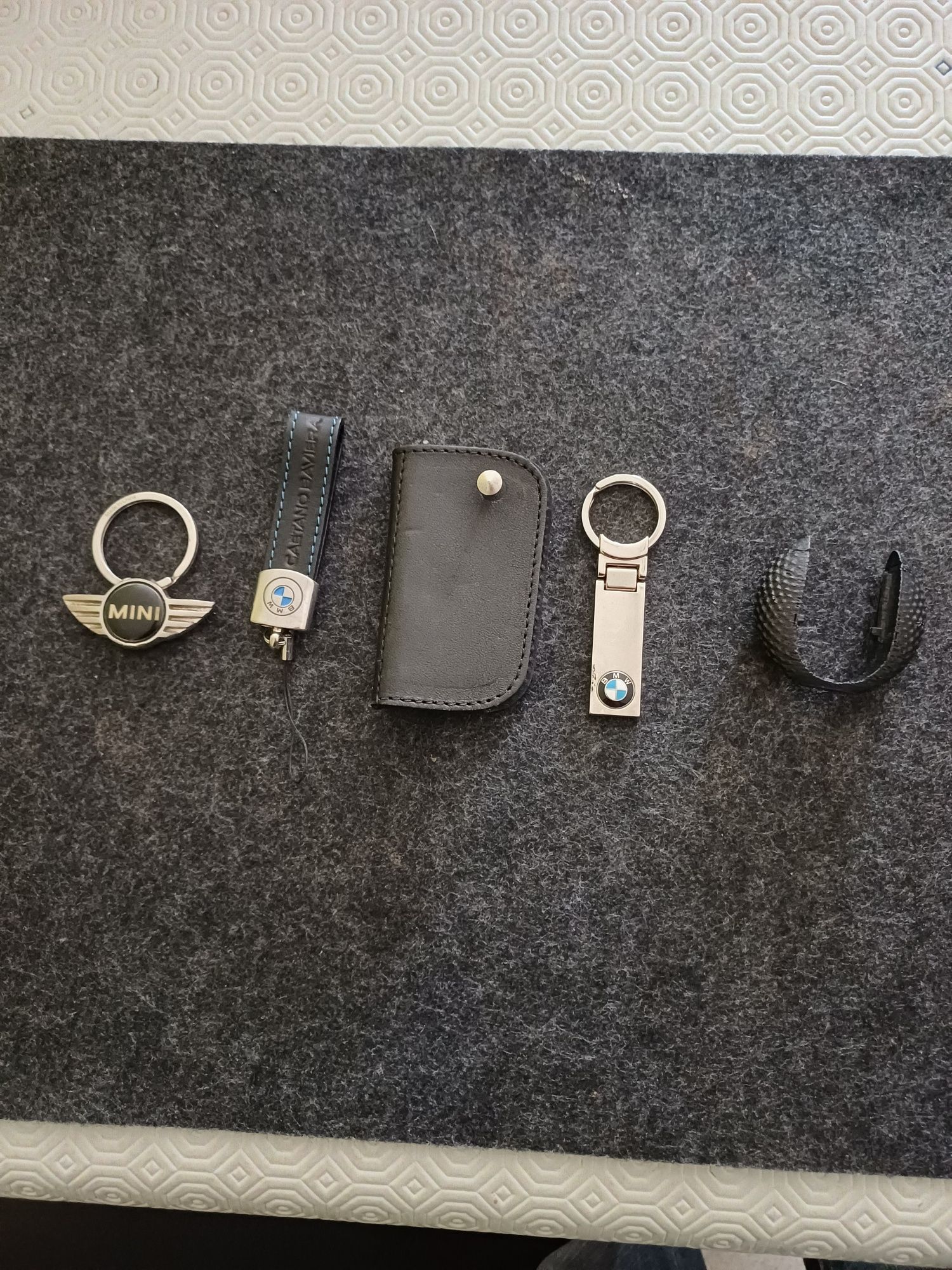 Porta chaves da marca BMW e MINI