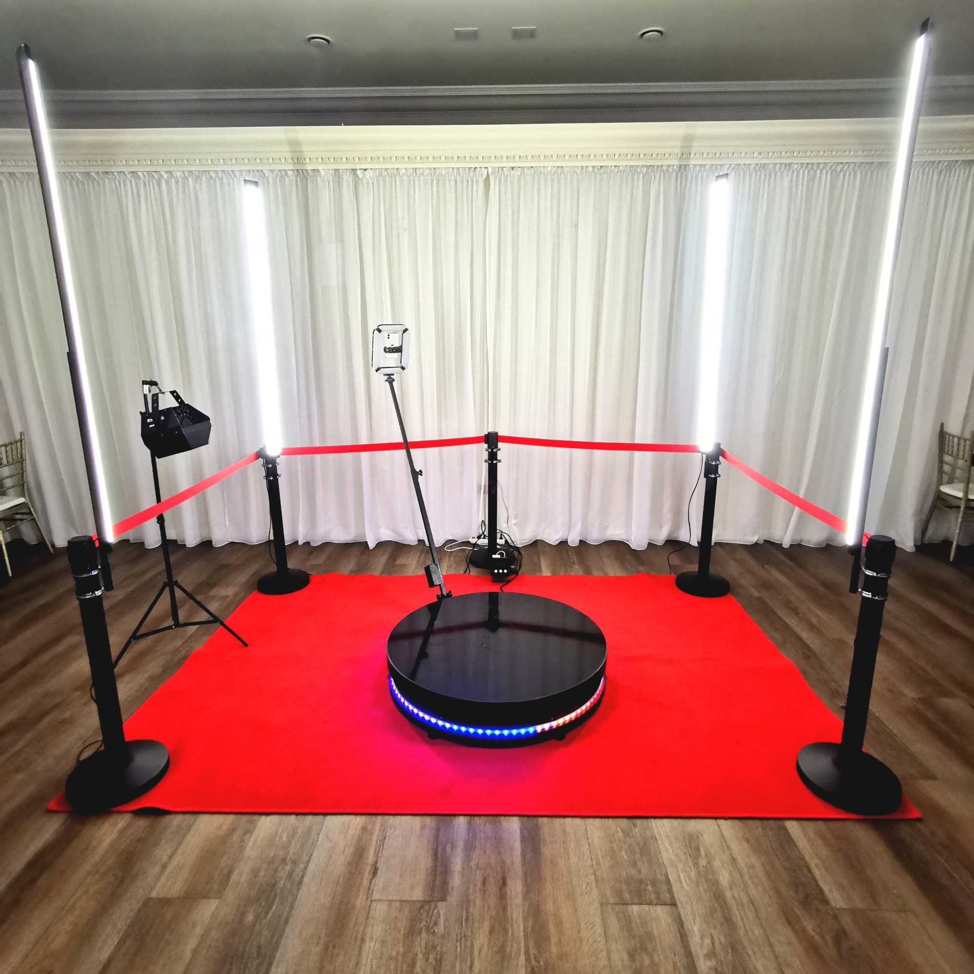 Fotobudka 360 / Fotolustro / Videobudka 360 / Biały miś / Ciężki dym