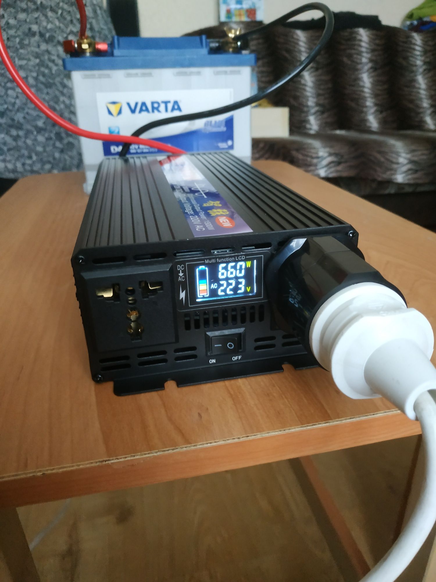 Инвертор (преобразователь) 12V на 220V 50Hz  3000W