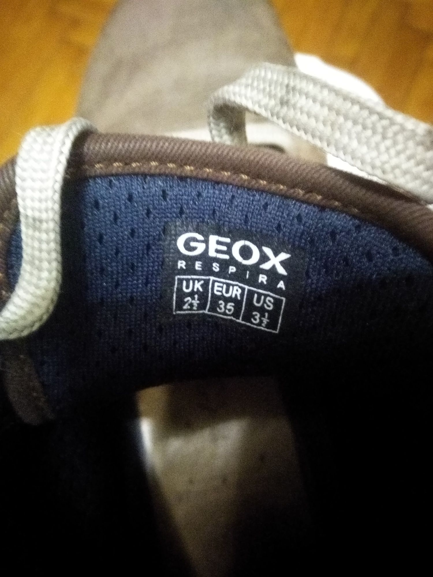 Продам ботинки весна-осень фирмы Geox