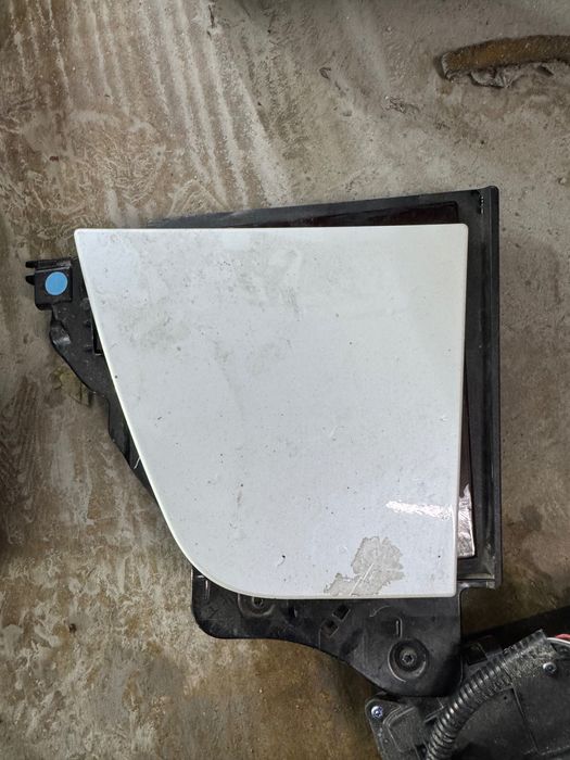 Накладка порта зарядки Lucid Air