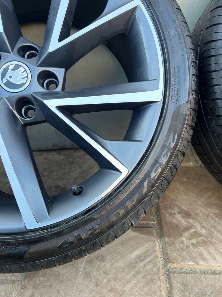 Колеса з дисками  skoda enyaq kodiaq skoda super b 235/40 r19