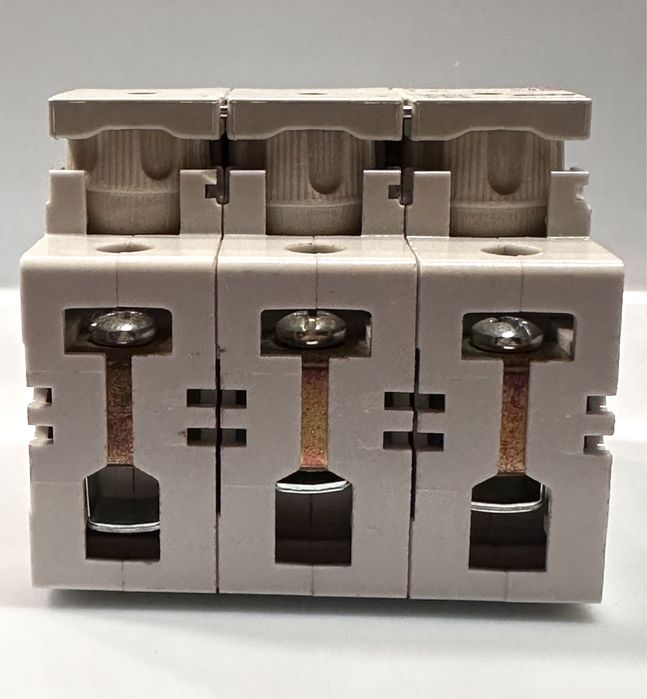 Rozłącznik bezpiecznikowy  3P 6A D01 R303