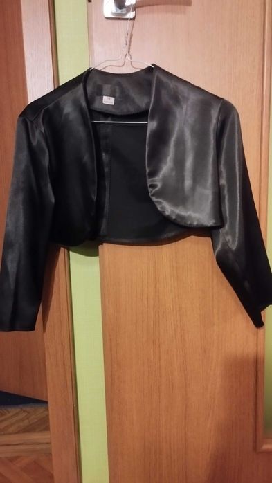 Krótkie satynowe bolerko