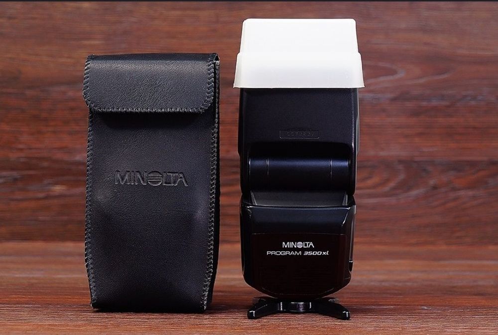 Фото спалах Minolta+ Чохол+ Акб