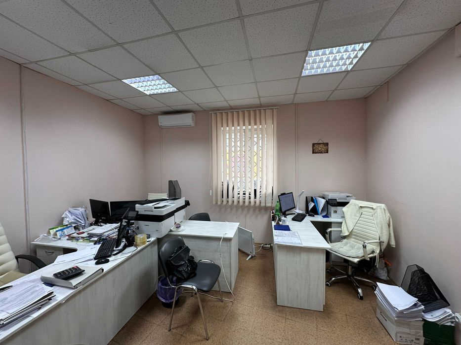 Оренда офісу 1 поверх з окремим входом поруч з палацом дітей та юнацтв