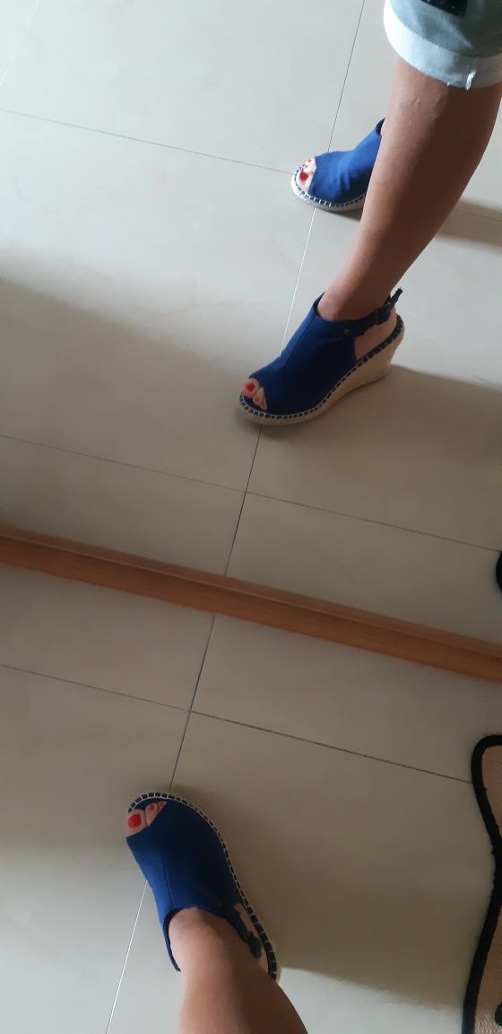Sandałki koturny niebieskie big star 36