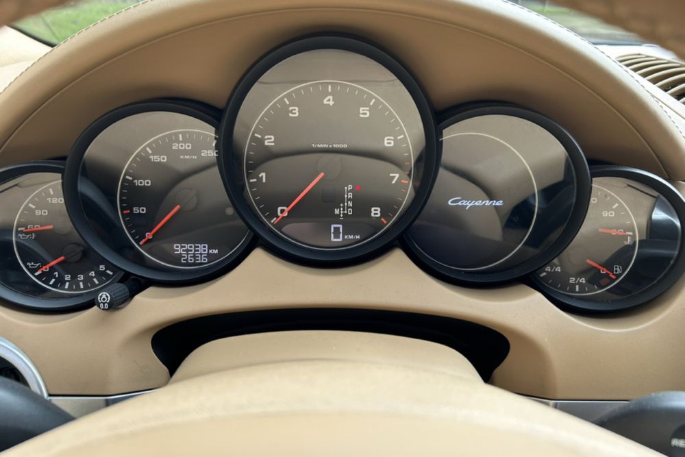 Обмен Porsche Cayenne на недвижимость в Киеве