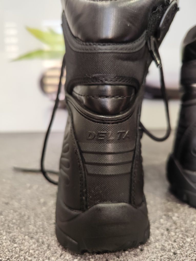 Buty Lekkie taktyczne  rozmiar  44 z zamkiem bocznym
