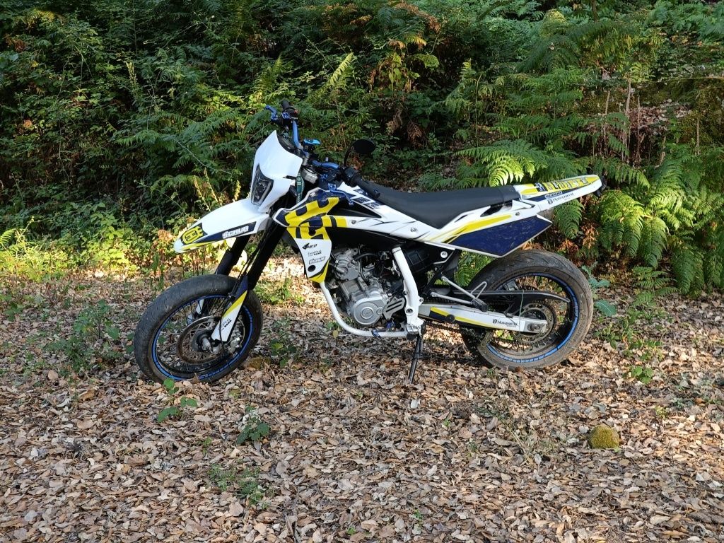 Husqvarna 125 SMS 4T 11 kw matrícula