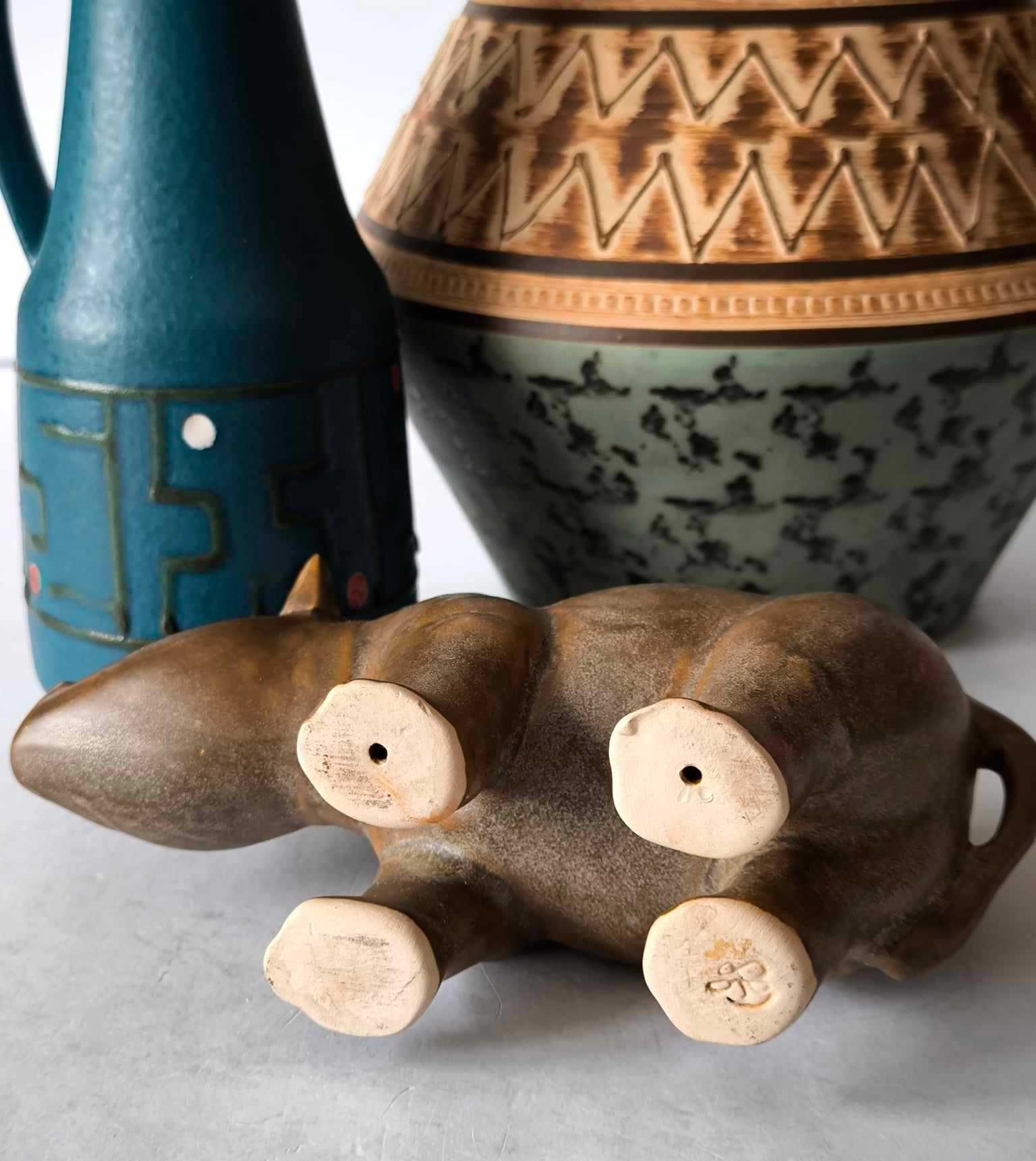 Stara ceramiczna figurka Nosorożec sygnowana Design Vintage