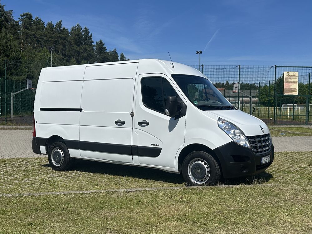 Wynajem busa, auta dostawczego RENAULT MASTER L2H2 transport motocykli