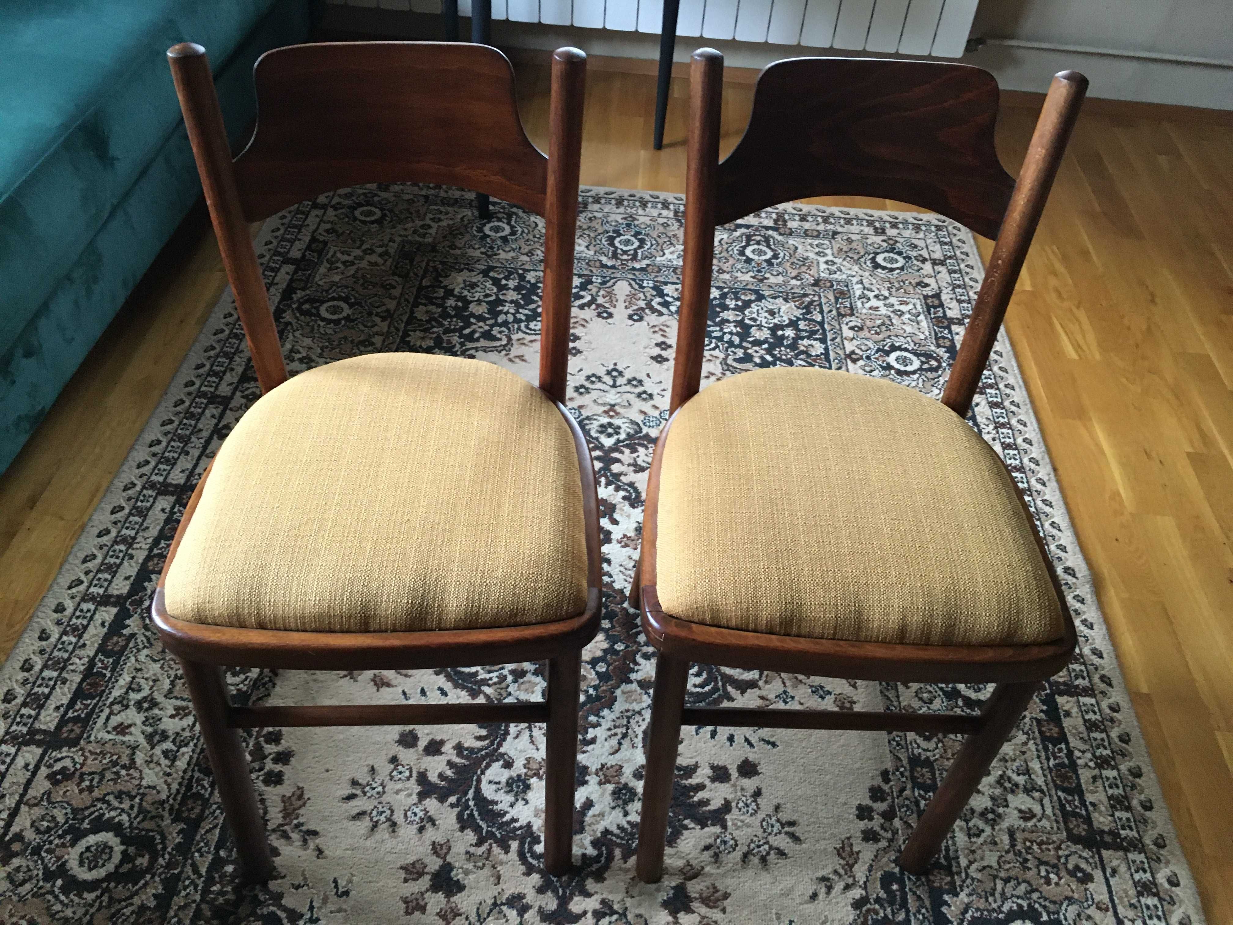 2 małe bukowe krzesła PRL
