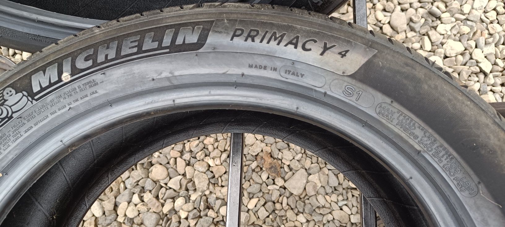 Шини 215/55R18 99 VMichelin 4шт