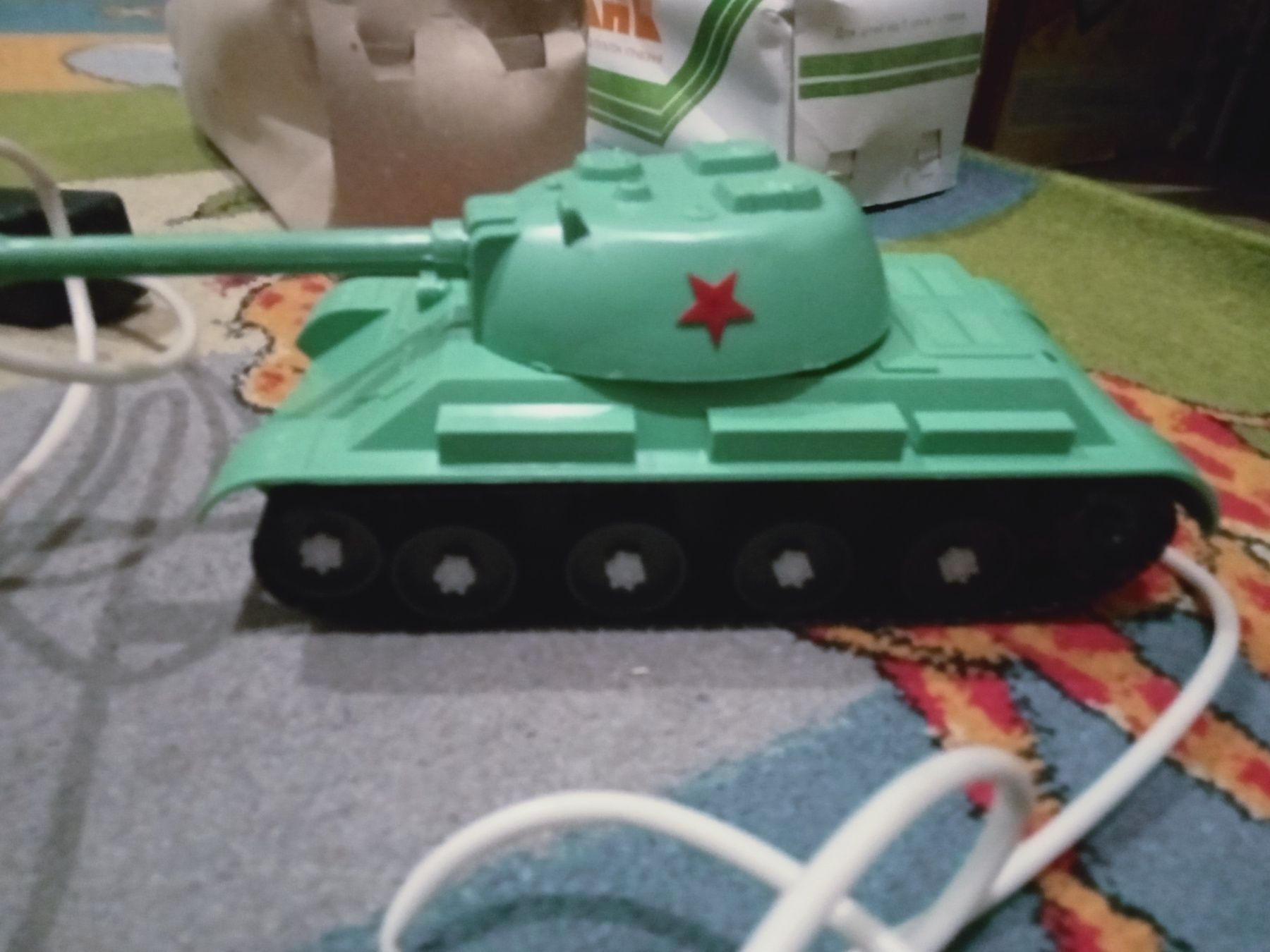 Машинка танк 1992г управление.