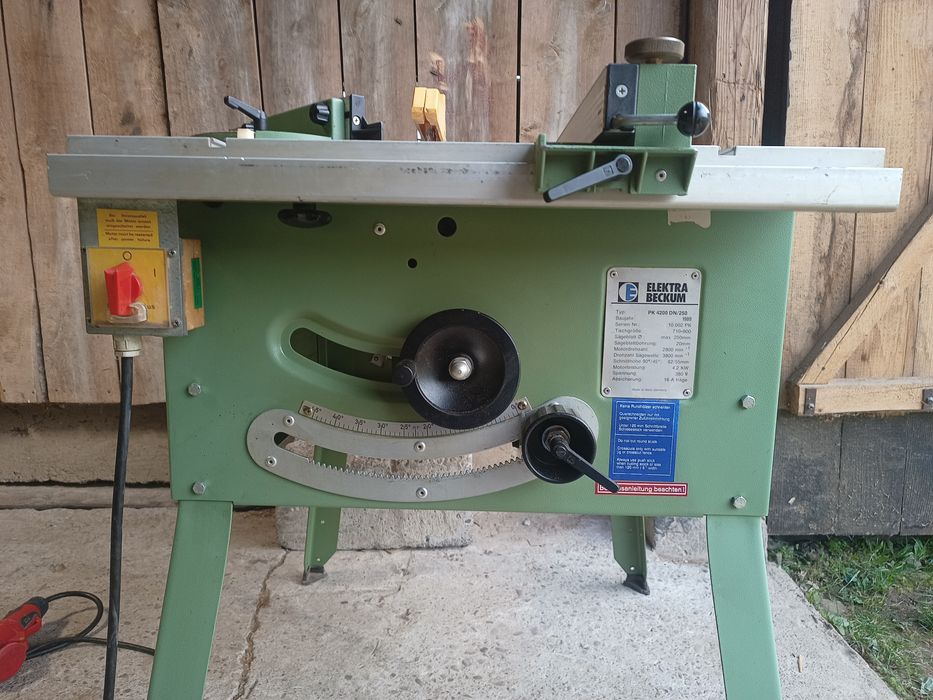 Mocna 4,2 kW Piła formatowa krajzega 400 volt stołowa cerkularka