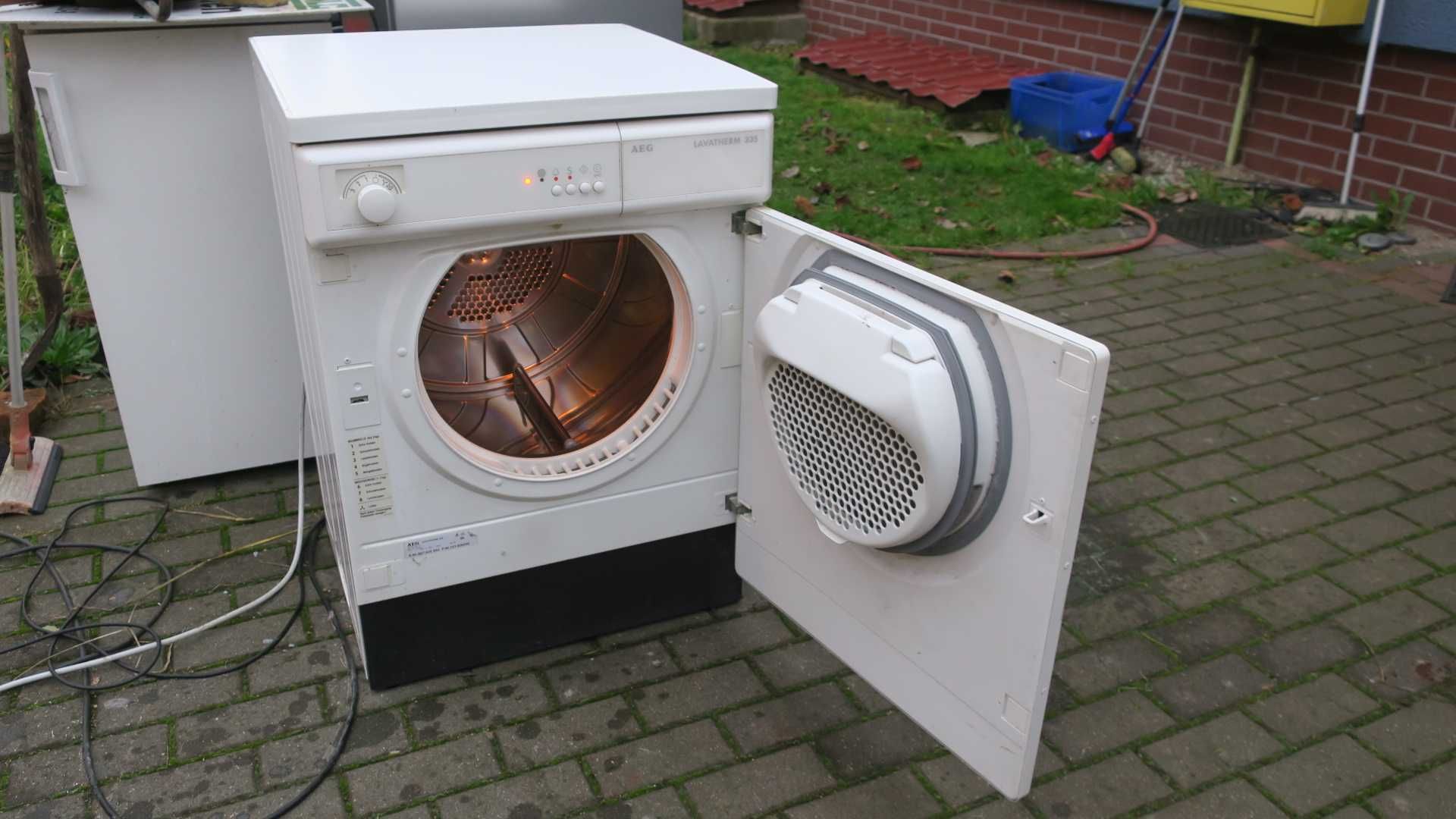 Suszarka AEG Lavatherm 335