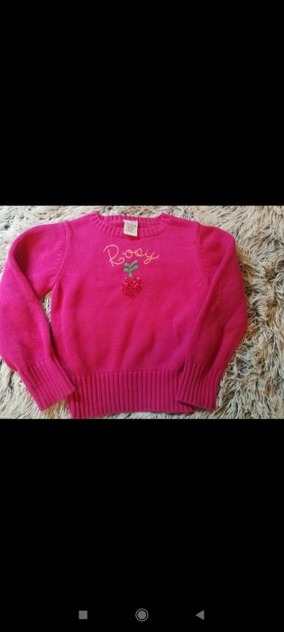 Śliczny sweterek dla dziewczynki