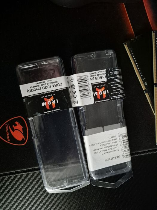 Оперативна пам'ять DDR4 16GB (2x8GB) Kit GOODRAM IRDM PRO DEEP BLACK