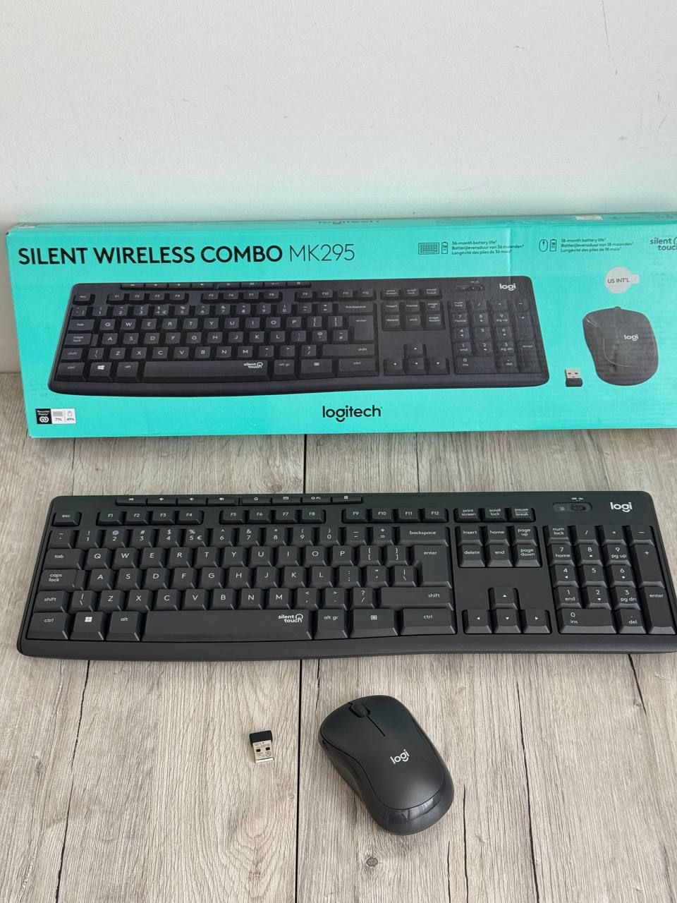Комплект (клавіатура, миша) Logitech MK295 Wireless Combo Black NL