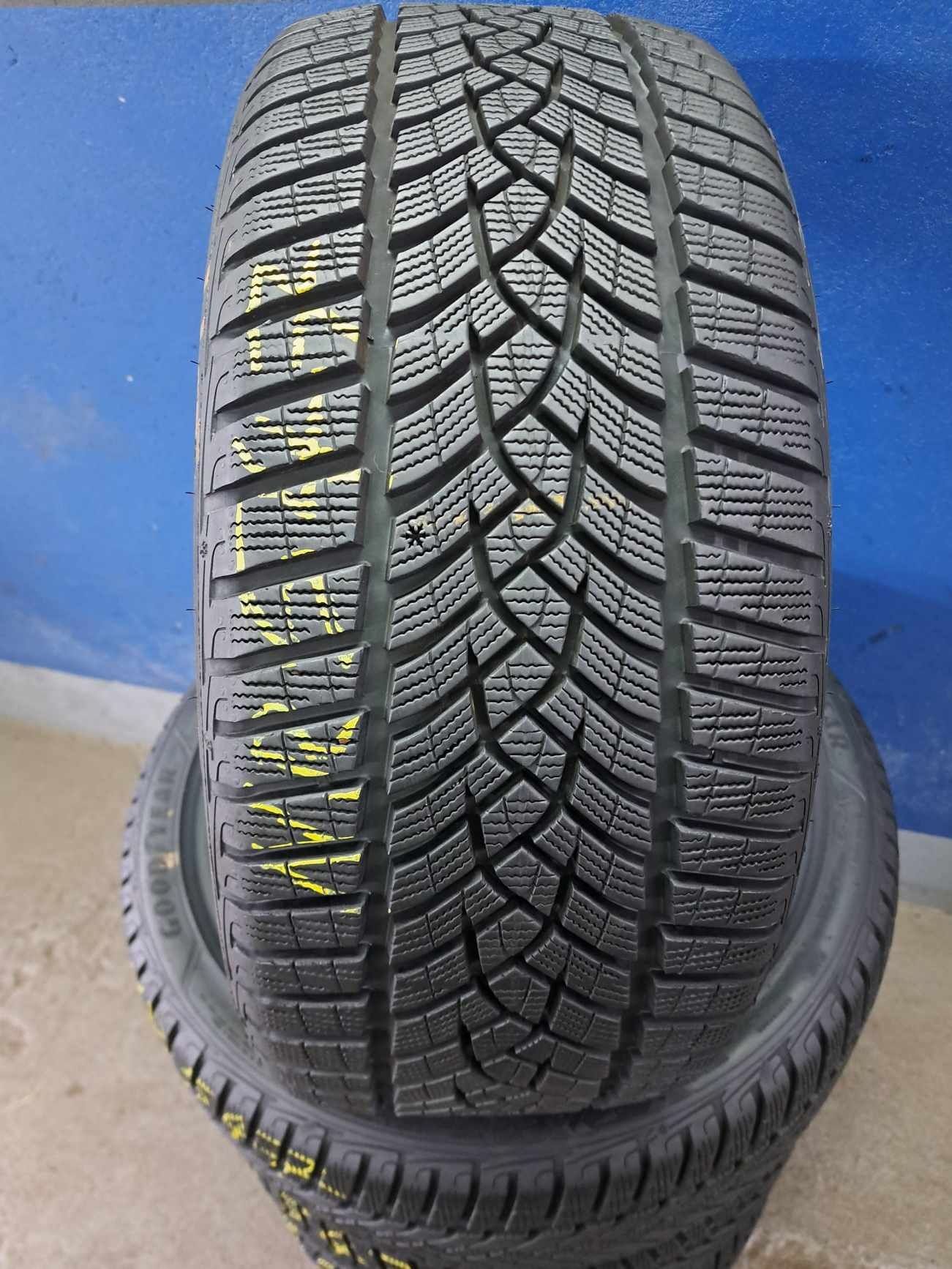 Opony 235/40R19 GOODYEAR