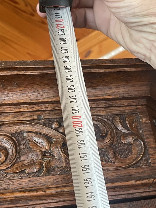 Антикварный оружейный шкаф 18 века