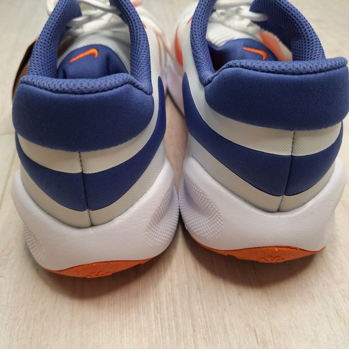 Кросівки Nike Revolution 7 FB7689-102