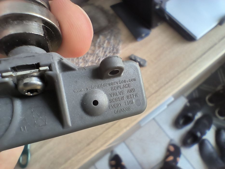 Ford czujnik ciśnienia TPMS Schrader Mondeo Kuga Focus S max