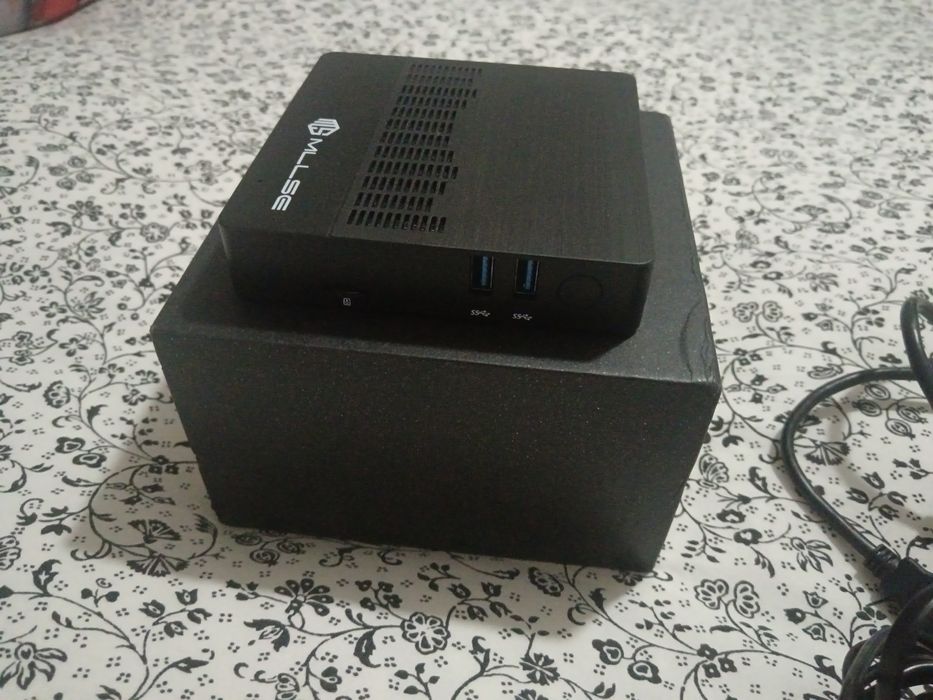 Minipc quase novo.
