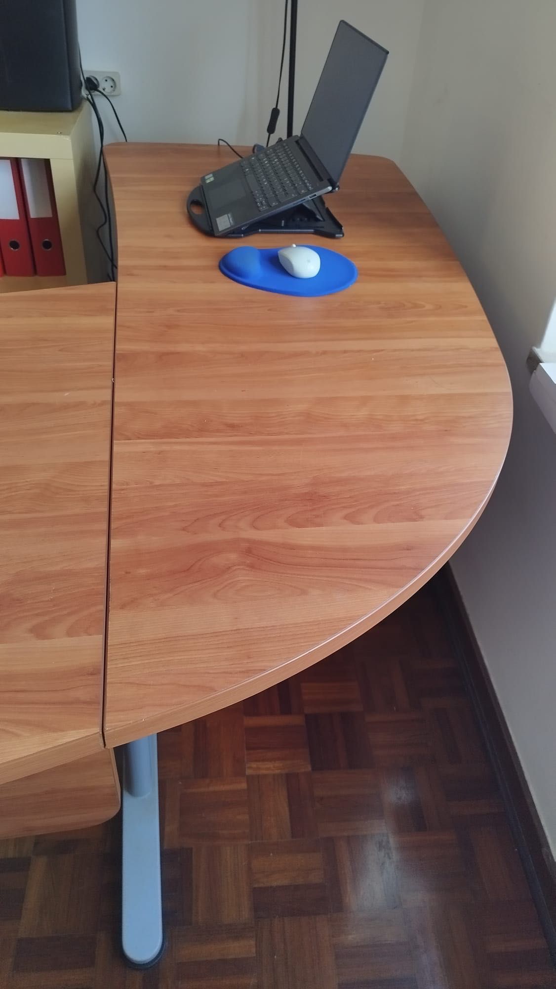 Mesa de escritório de madeira