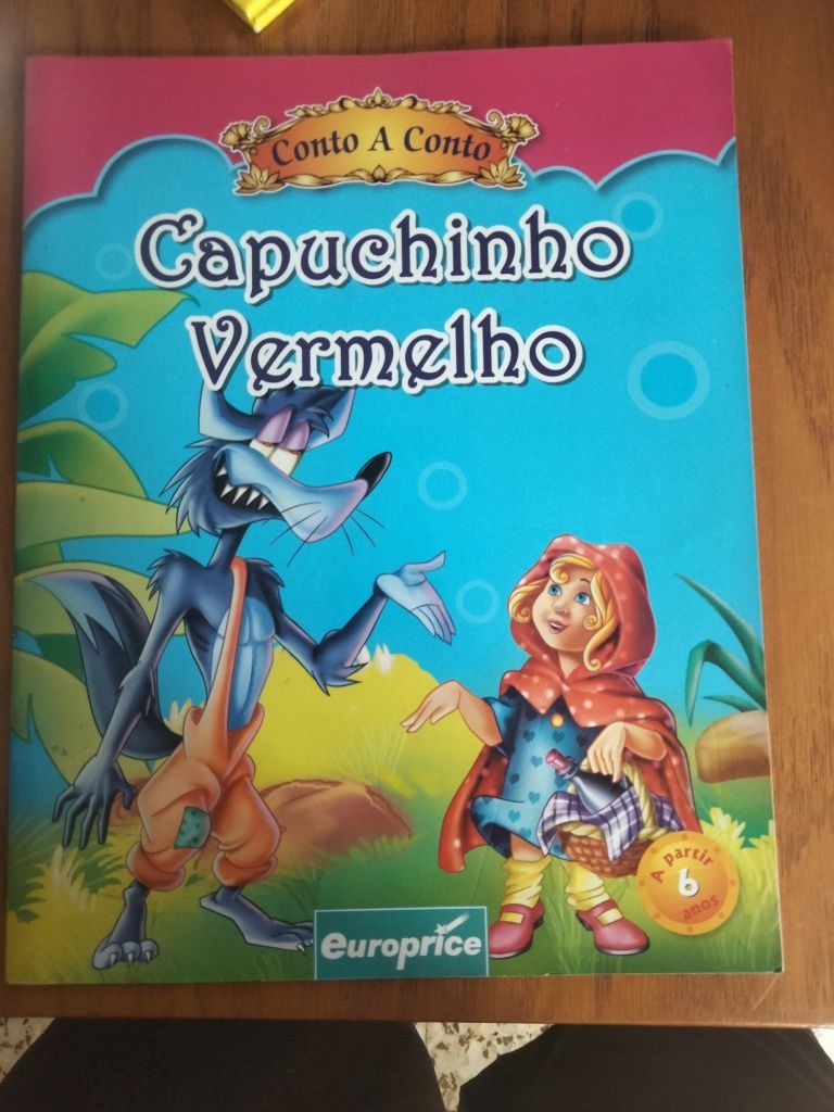 Livro "Capuchinho Vermelho"