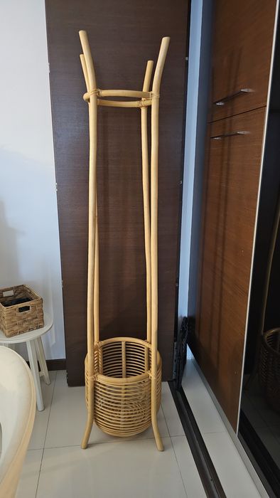 Cabide/bengaleiro alto de pé La Redoute novo, com cesto