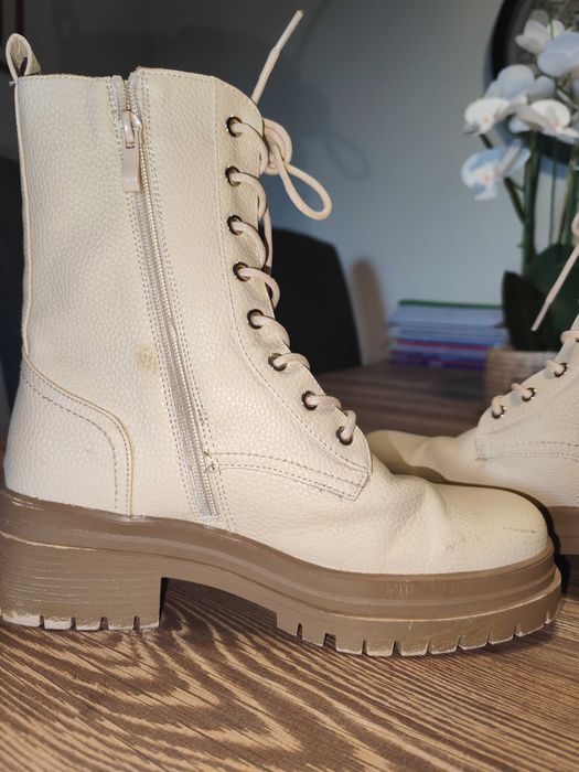 Bota de mulher - TAM 40