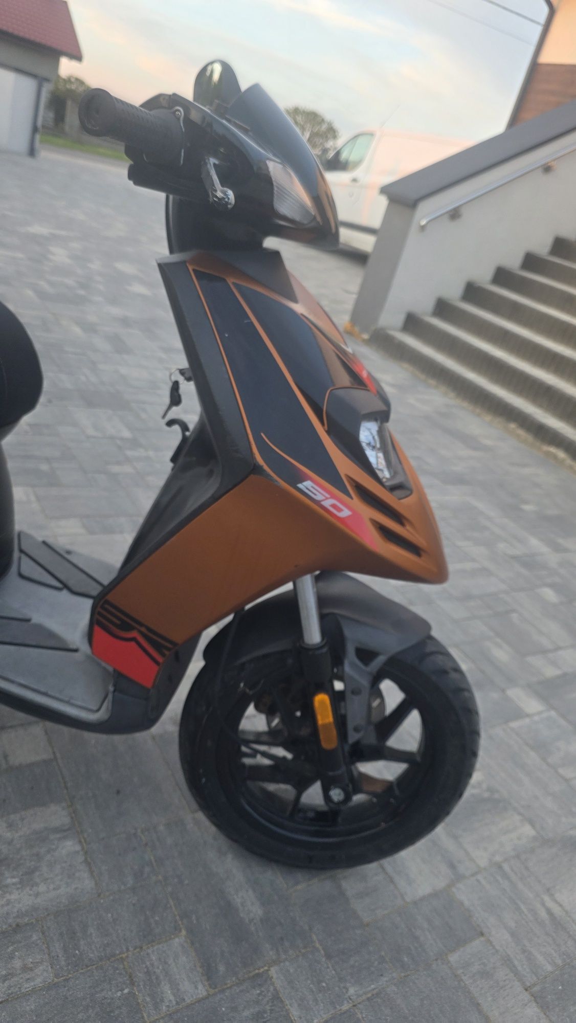 Piaggio aprlla 50 cm³ | 2012 | 18 500 km | 5000 zł

Sprzedam skuter Pi
