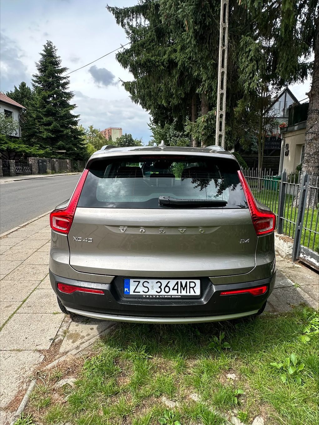 Volvo XC 40 Volvo XC40 B4 - kompaktowy SUV
