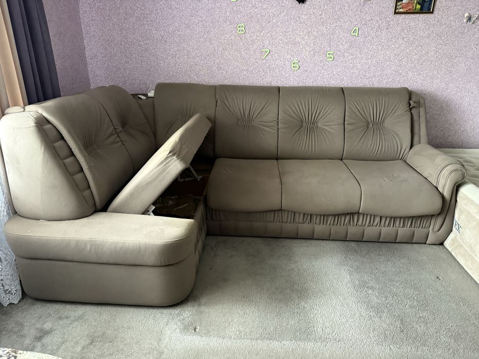 Кутовий диван ( зручний та багатофункціональний)