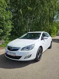 Opel Astra Opel Astra J 1.4 Turbo wersja COSMO