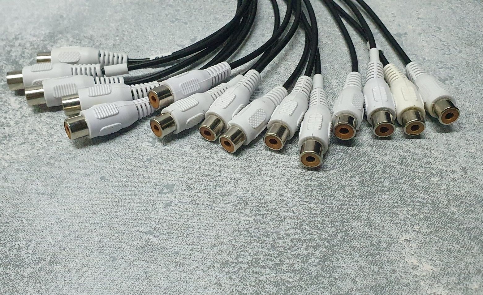 Kabel/przejściówka VGA to 15RCA/ AV / CCTV )