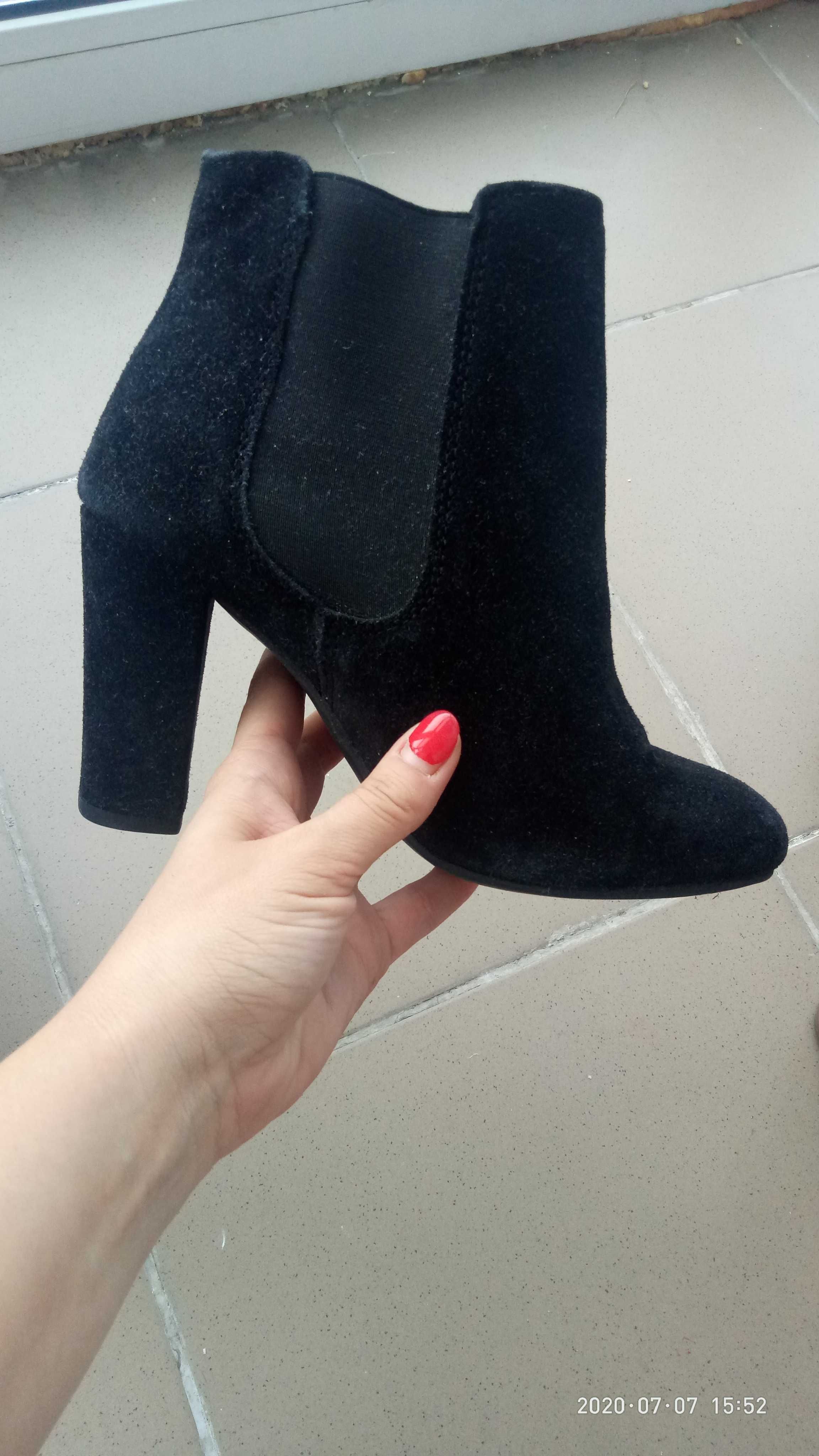 Новые замшевые демисезонные ботинки Esmara, размер 39, стелька 25 см