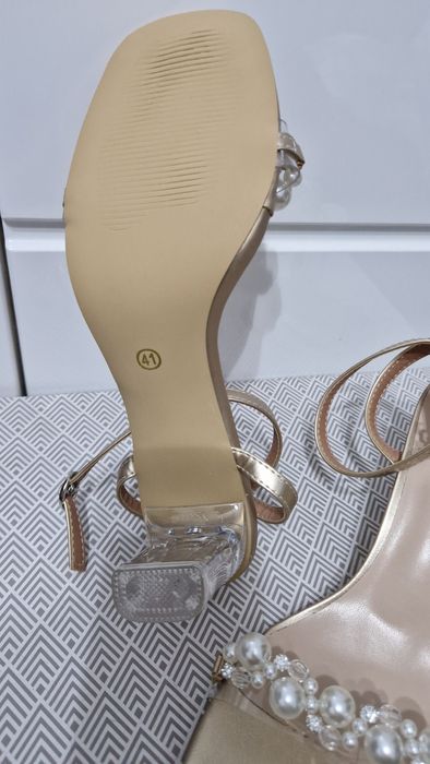 Nowe, śliczne sandałki złote, błyskotki, 41