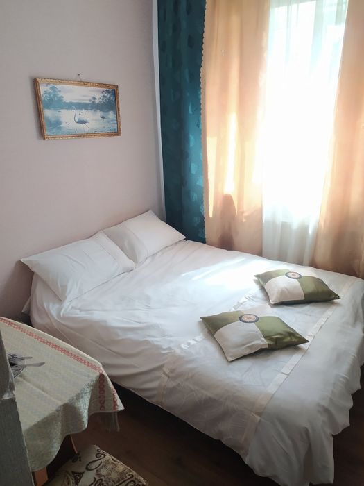 Центр. Не дорого. Житло подобово. Посуточно. Міні квартира. Парковка